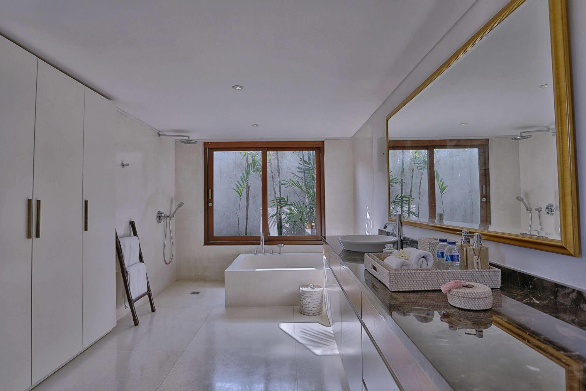 Villa Nikara Kuta Lombok Buitenkant foto