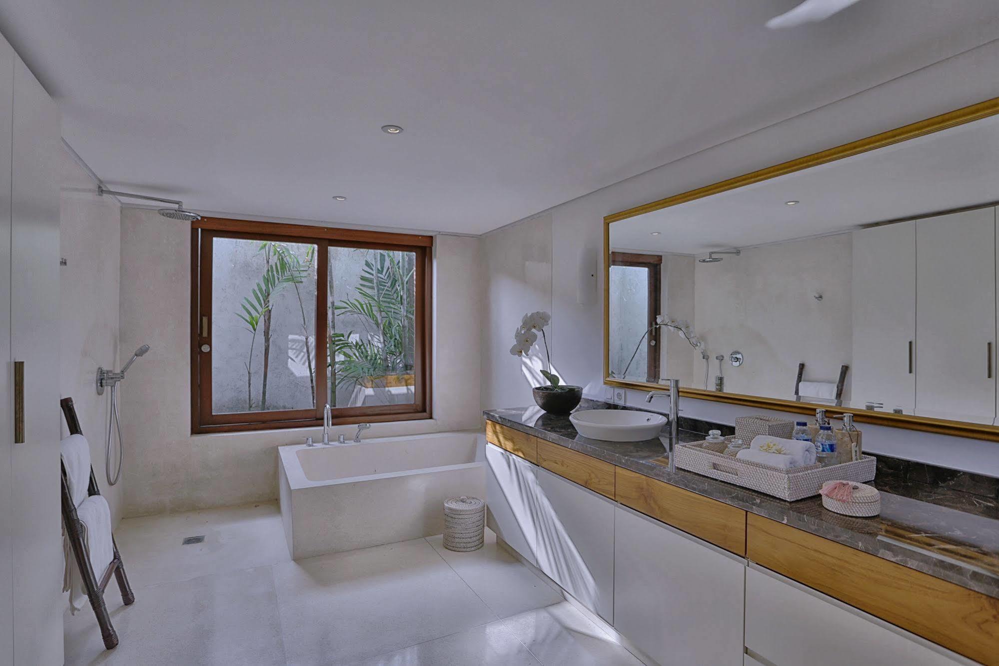 Villa Nikara Kuta Lombok Buitenkant foto